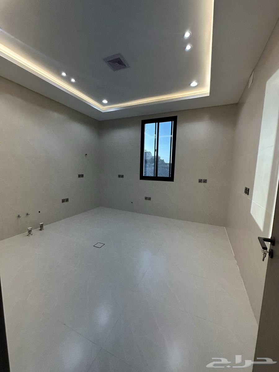 للبيع شقق مع غرفة حارس وباركن تشطيب مميز المحالة64534274890625113