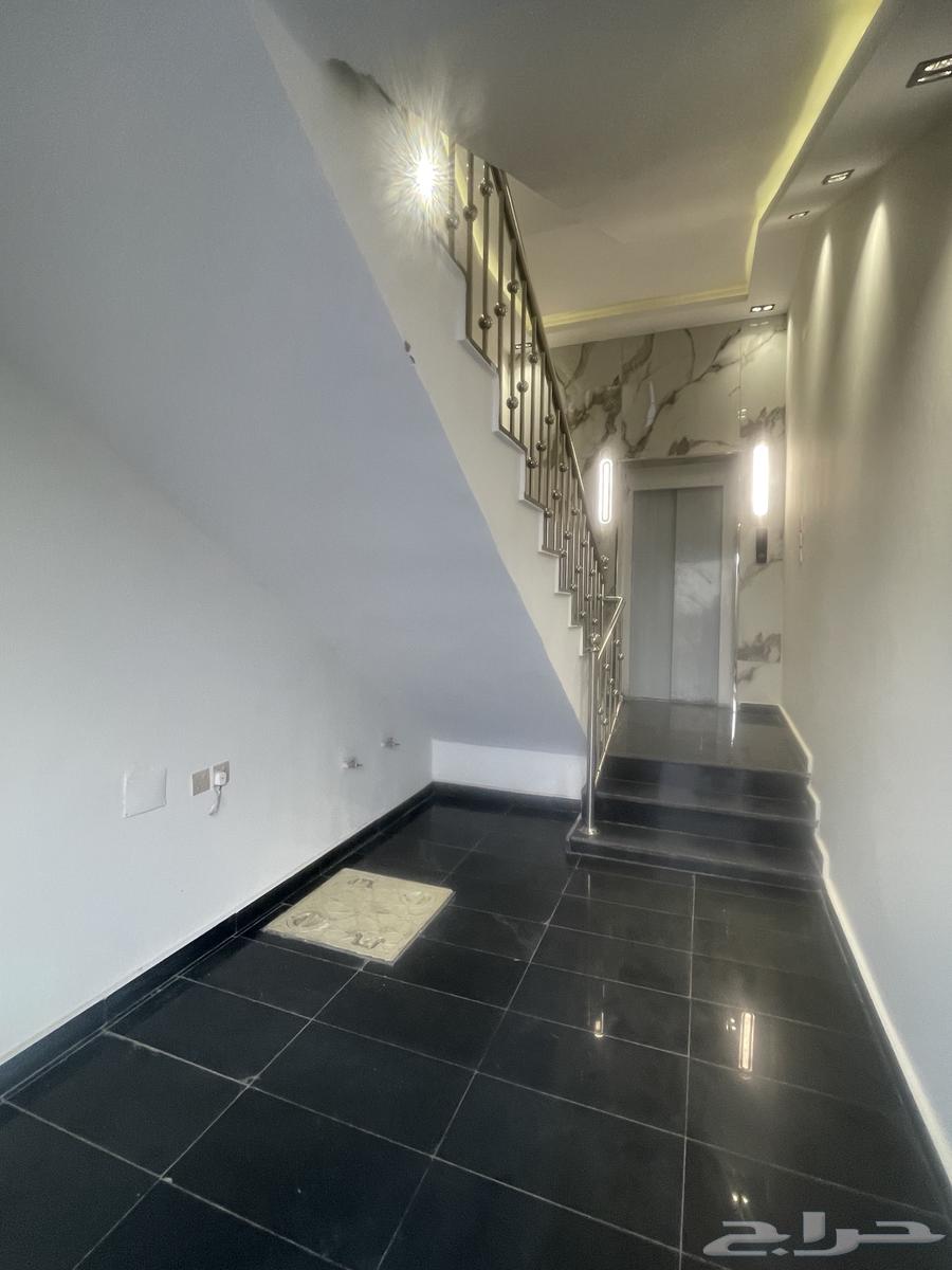 للبيع شقق علويه من 520 الف بسطح خاص ومصعد جاهز حى المعارض64525020108546112