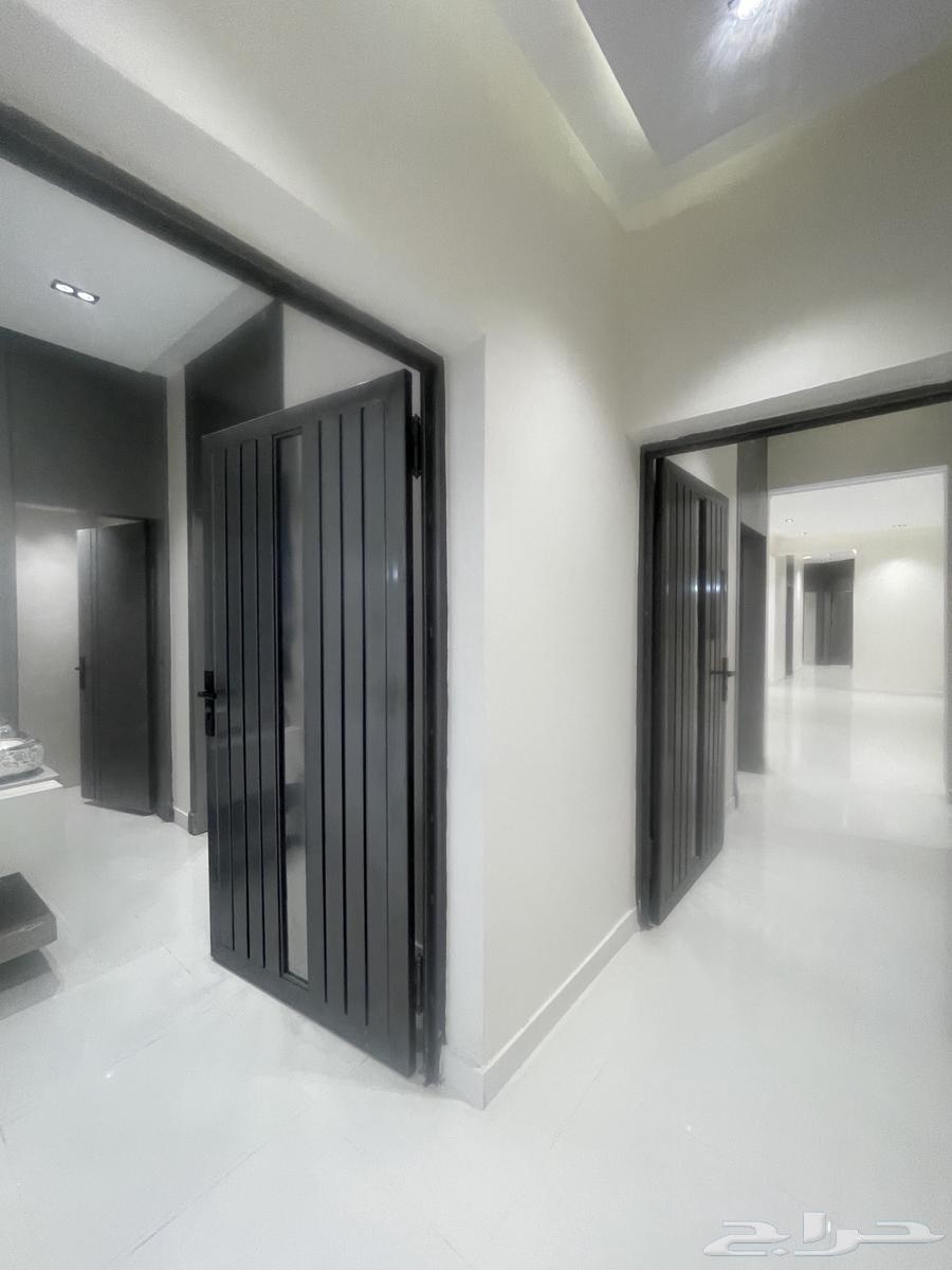 للبيع شقق علويه من 520 الف بسطح خاص ومصعد جاهز حى المعارض64525020108546114