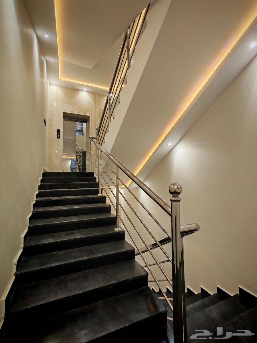 للبيع بحي الإسكان شقق علويه من550 الف تشطيب vip سطح خاص مصعد64525019991683112