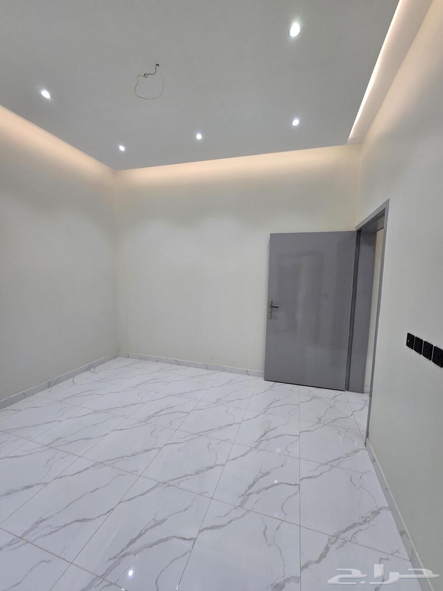 للبيع شقق ارضيه بحوش ومدخل سياره وارواف علويه احد رفيده64534258334849114