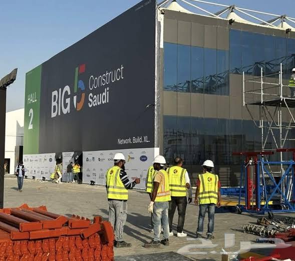 اسوار دعائيه بنر-ستيكر حروف بارزة كلادينج64525036939394111