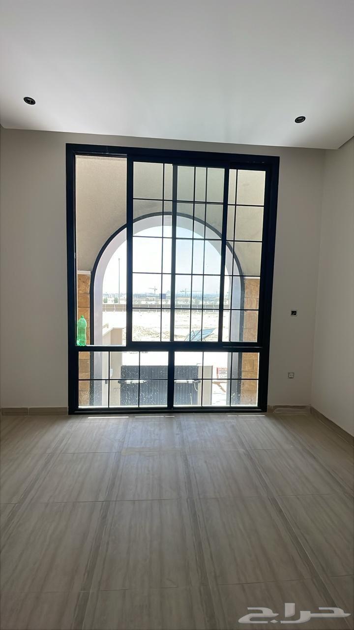 معلم المنيوم متنقل في جده64534424617603114