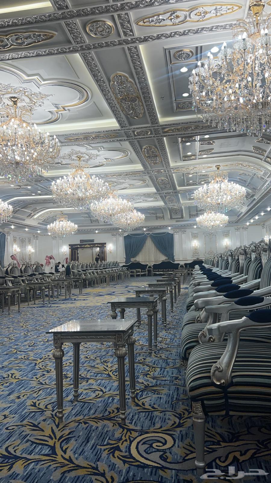 Customizing sofas for lounges and hotels, customizing curtains and wavy64538849995394111