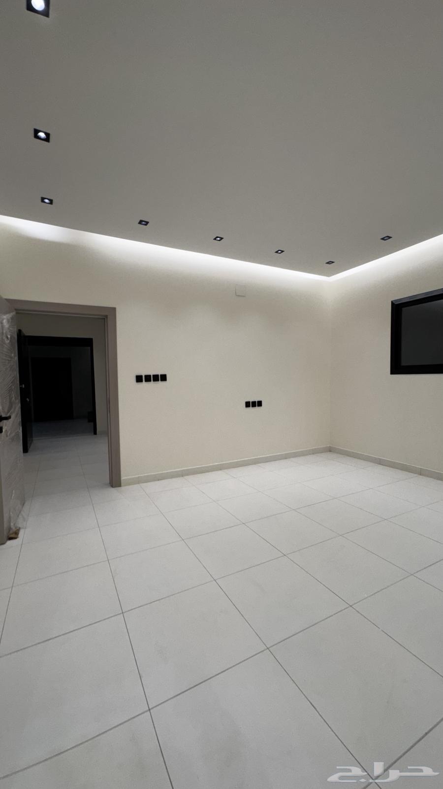 للبيع فيله بناء شخصي على شارعين حي الملك فهد64534340411650114