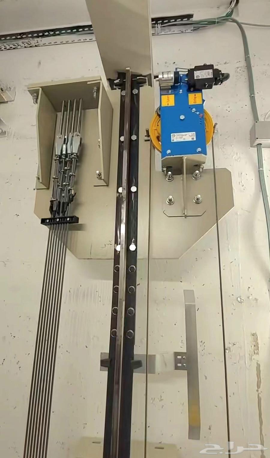 Maintenance Technician for Programming and Repairing Elevator and Escalator Faults64545571602051111