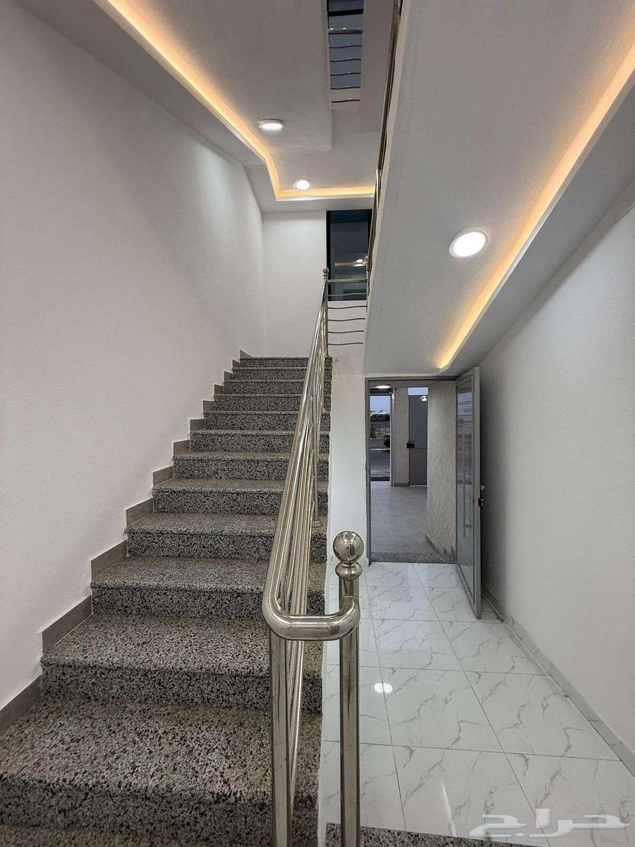 للبيع روف علوي مع ملحق بمدخل سيارة تشطيبات فاخره بسعر 650الف64538721525891112