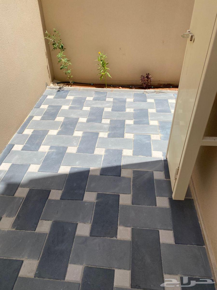 Interlock and Border Installation64538889906691110