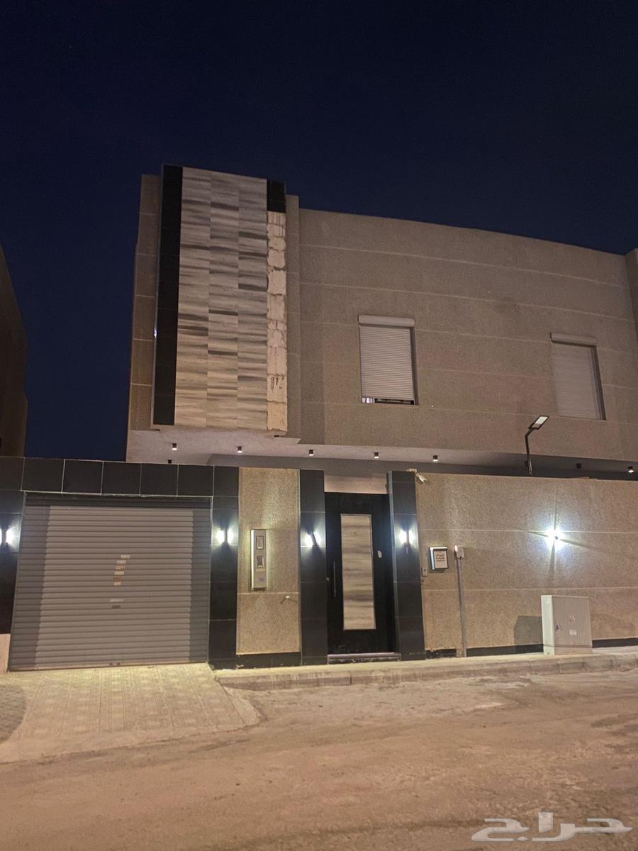 للبيع فله في حي الملقا64538657987075110