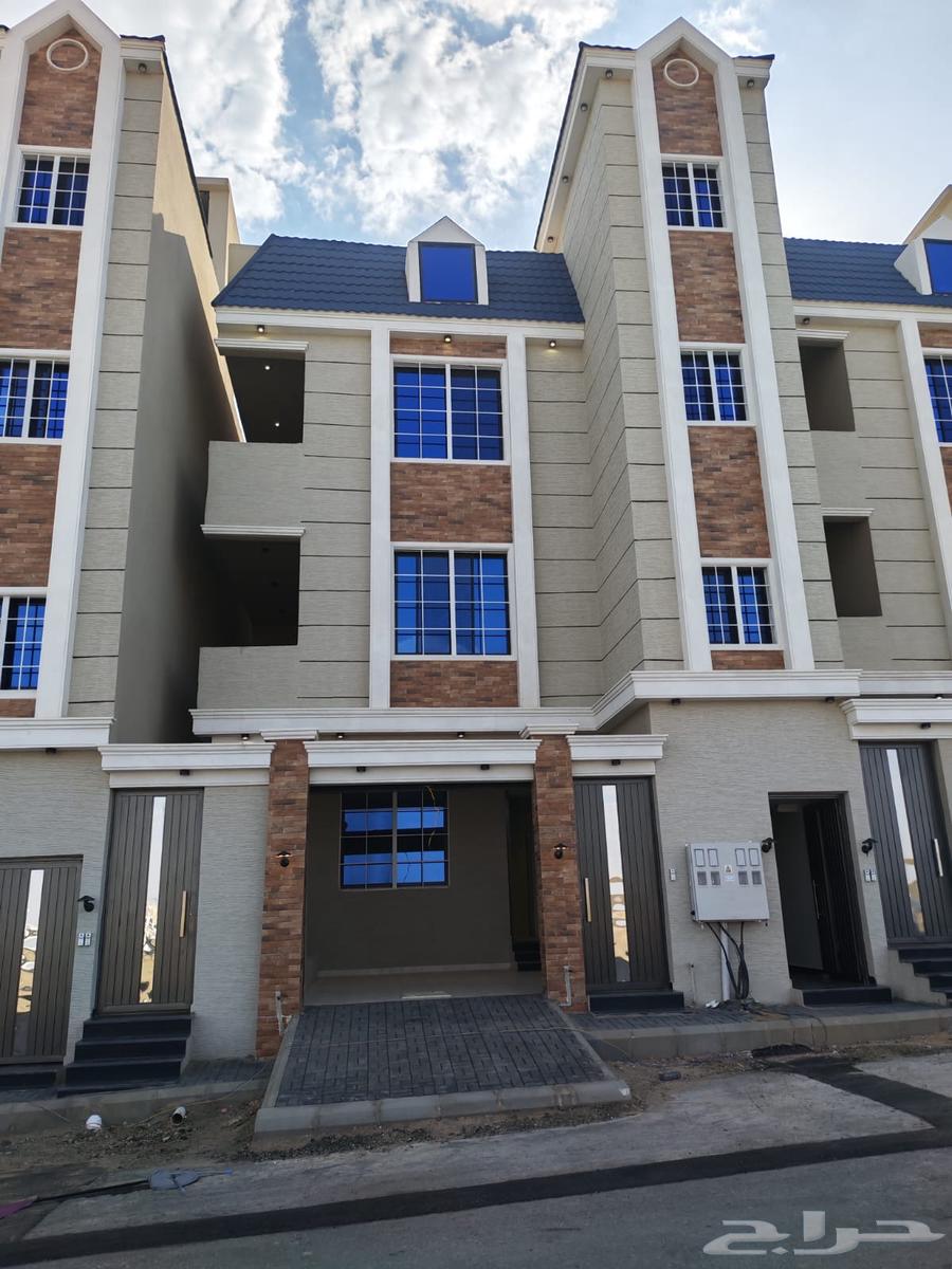 للبيع شقق تمليك علوي مع سطح مصعد راكب حي المعارض السعر 52064545474428931113