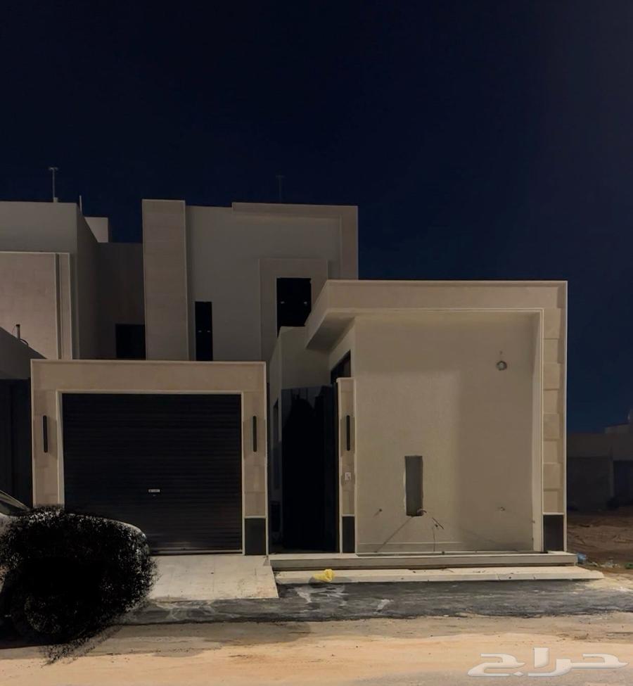 للبيع فيلا في حي الملك فهد عنيزه64538657994627110