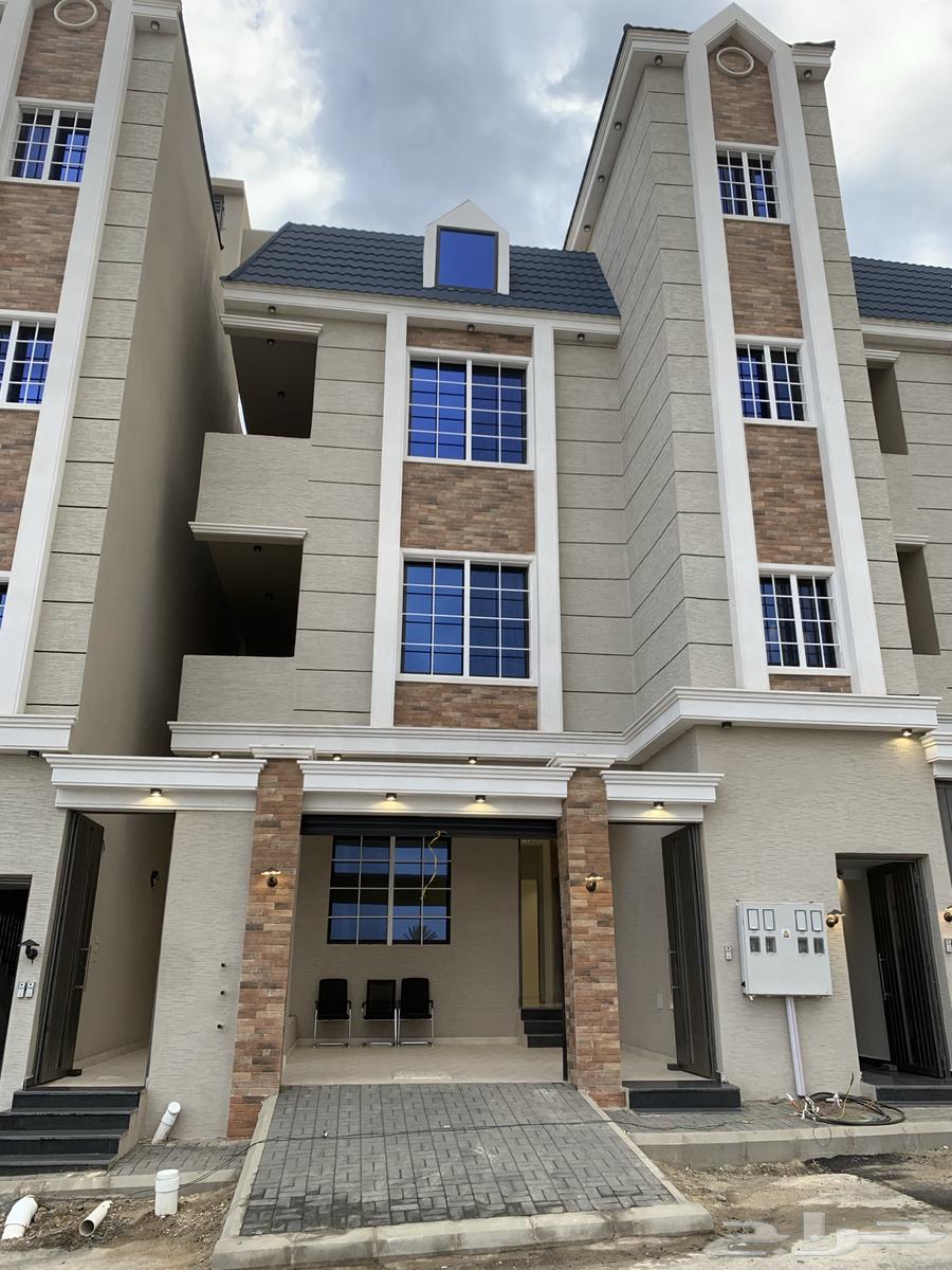 للبيع شقق تمليك علوي مع سطح مصعد راكب حي المعارض السعر 52064545474428931110