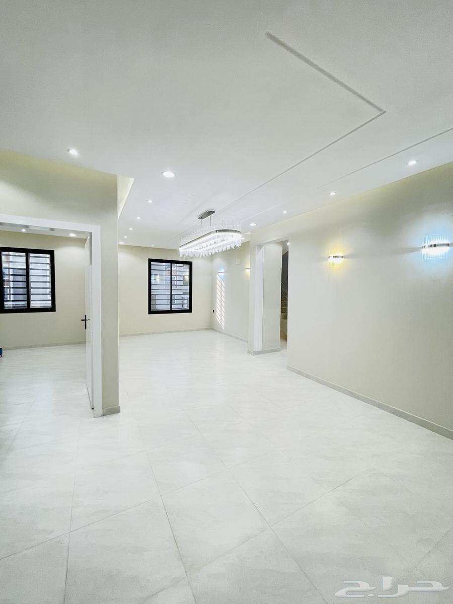 للبيع شقق تمليك علوي مع سطح أبها مقابل كبري المطار 520الف64538657840386114