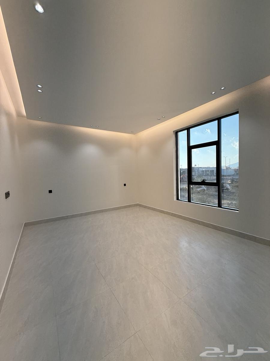 للبيع روف علوي دورين بدرج خارجي سكن واستثمار بأحد روفيدة64538721317122114