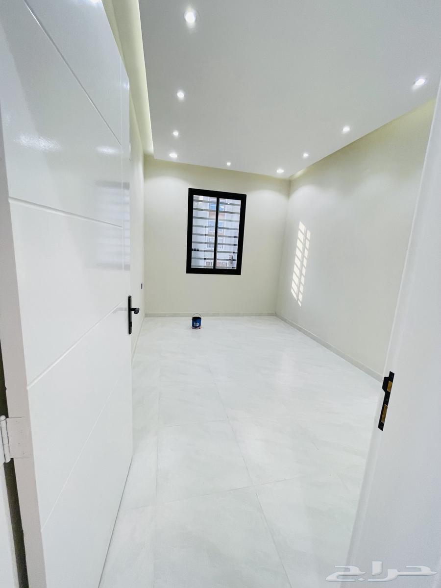 للبيع شقق تمليك علوي مع سطح أبها مقابل كبري المطار 520الف64538657840386112