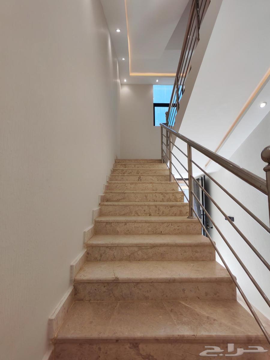 للبيع بحي الضيافه شقق تمليك علوي ب 520 الف vip سطح خاص مصعد64538689354113112