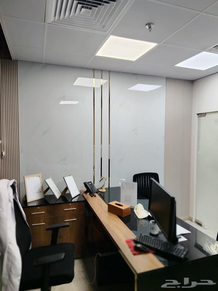 Wood alternative installation with marble alternative, stainless foam, and stone alternative64538889288963112