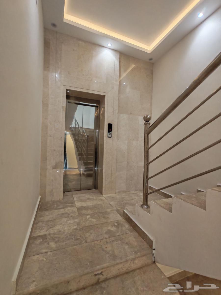 للبيع بحي الضيافه شقق تمليك علوي ب 520 الف vip سطح خاص مصعد64538689354113114