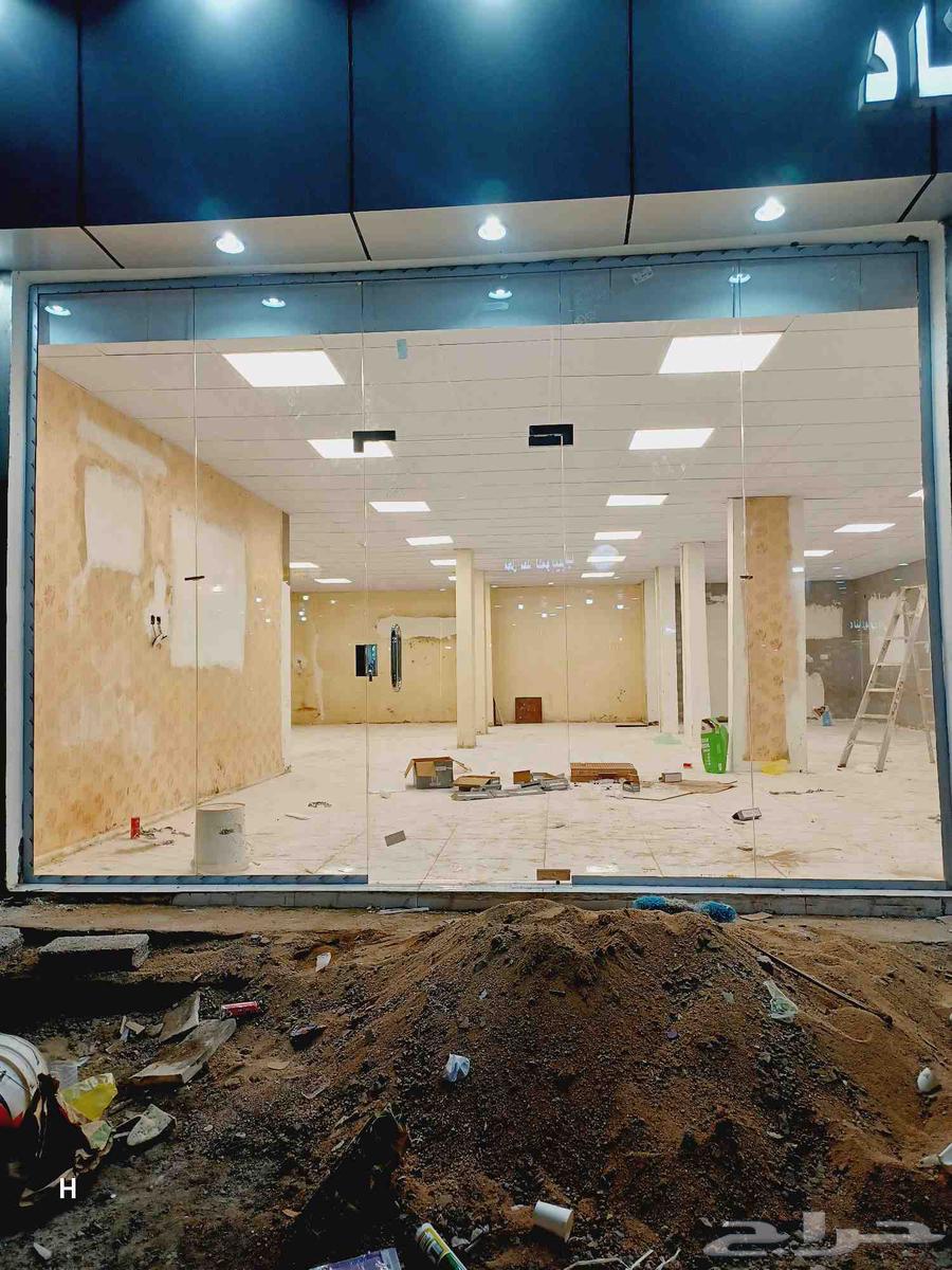 Glass, mirror, and aluminum expert64545491728001110