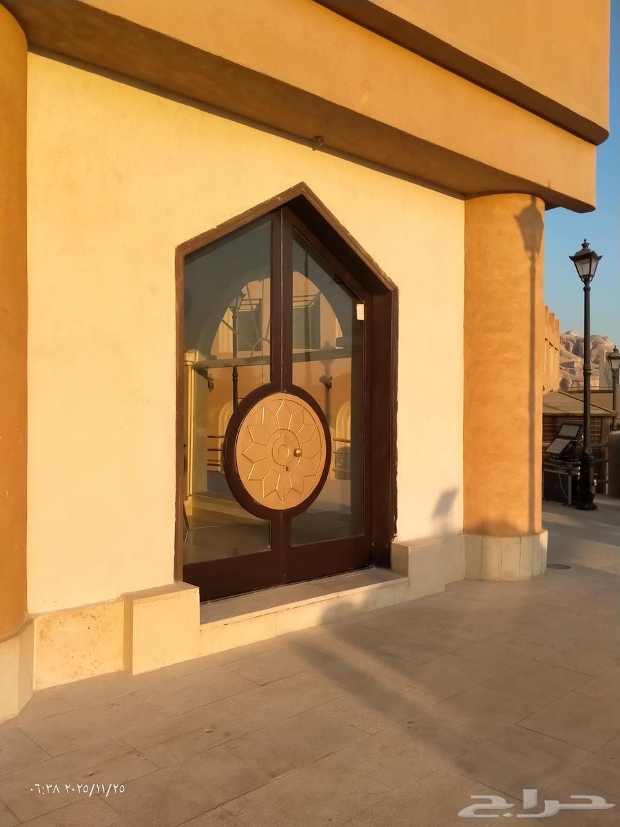 Contractor for plastering, construction, ceramics, painting, restoration, demolition, and concrete flooring64538658579073112