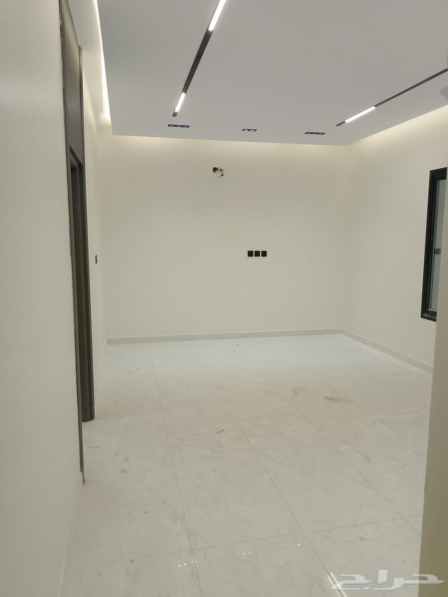 للبيع شقه تمليك دور الأول حي احد جديده بالدمام 5 غرف 660 الف64538721550465113