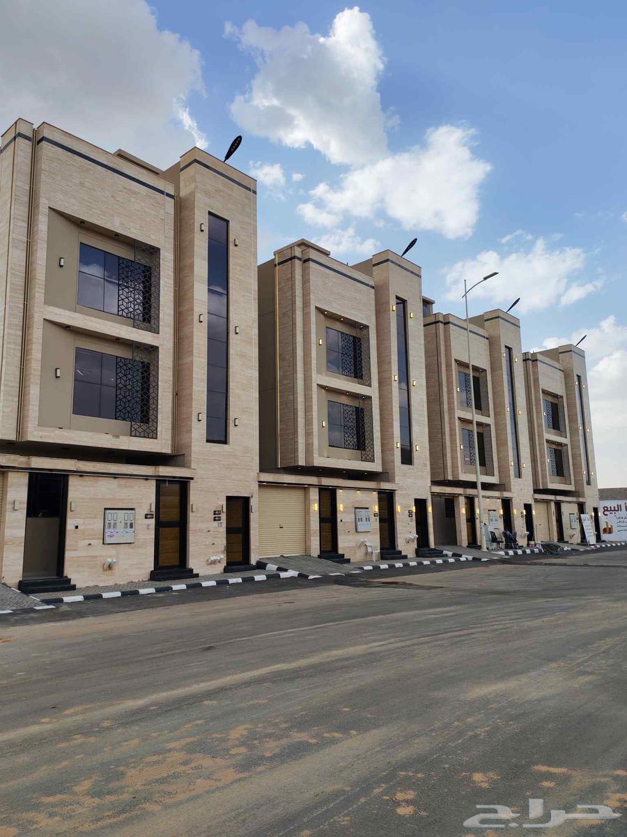 للبيع بحي الاسكان شقق علويه من550 الف vip بسطح خاص مصعد شغال64538721161987110