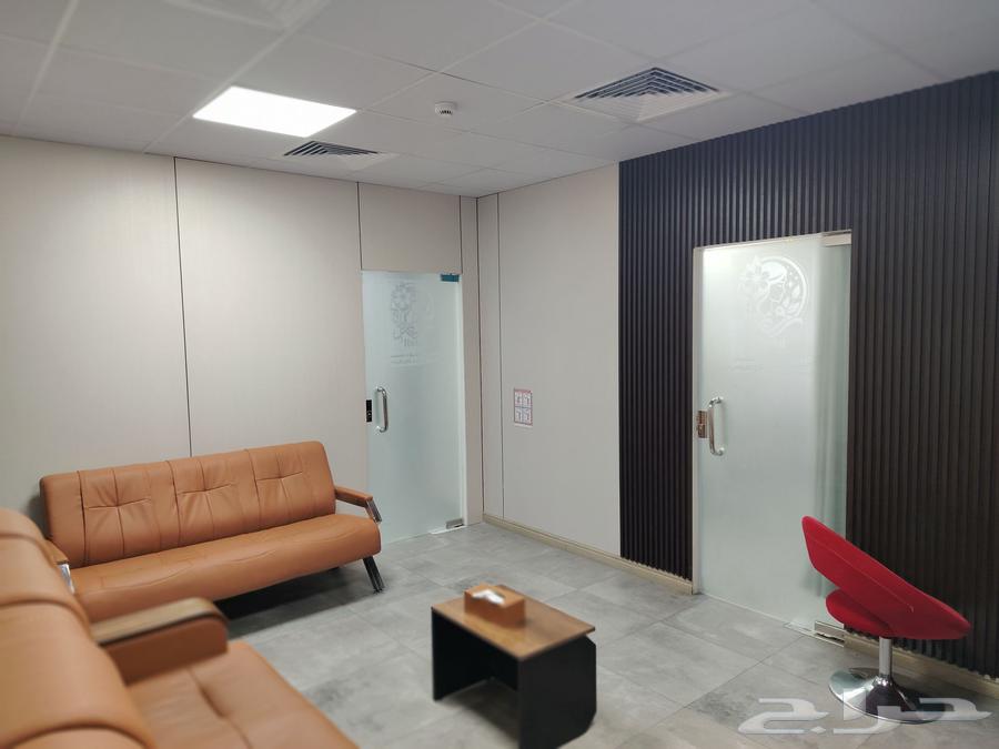 Wood alternative installation with marble alternative, stainless foam, and stone alternative64538889288963111