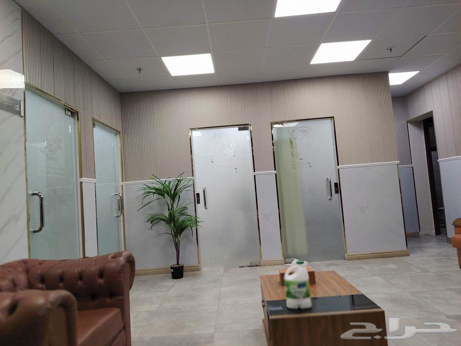 Wood alternative installation with marble alternative, stainless foam, and stone alternative64538889288963113