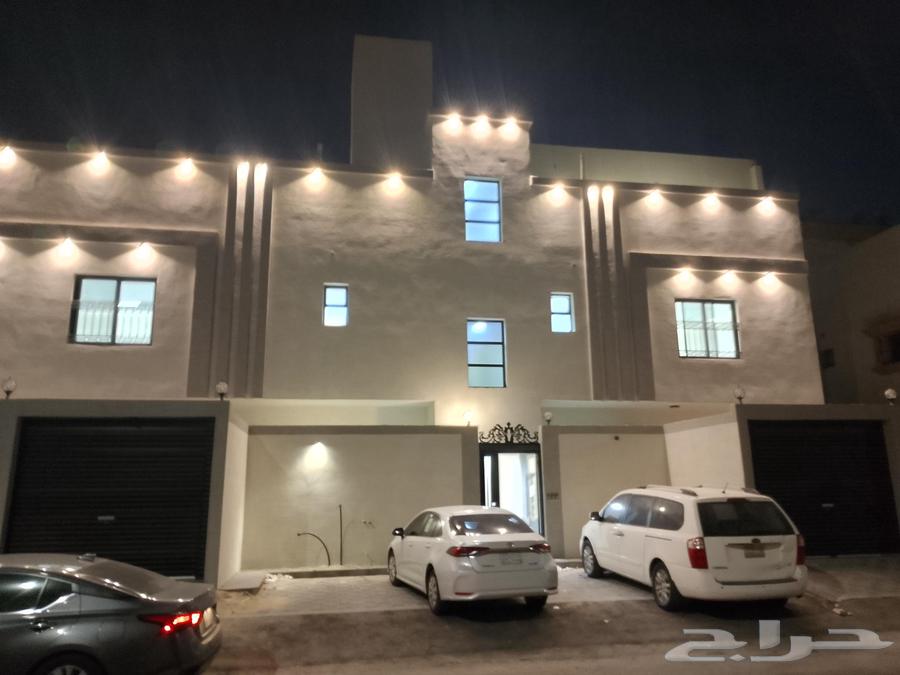 للبيع شقه تمليك دور الأول حي احد جديده بالدمام 5 غرف 660 الف64538721550465111
