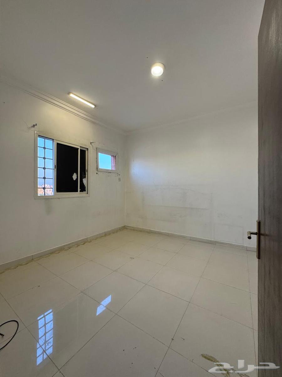 للايجار شقه غرفتين وصاله ومطبخ ودورة مياه 2500 شامل كهرب64538705193857111