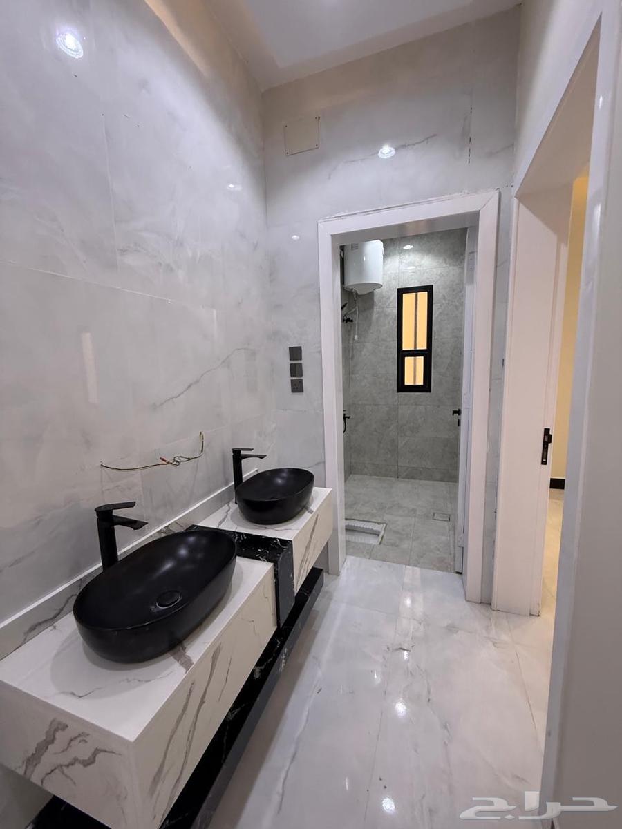 للبيع شقه دور ثاني مع سطح ومدخل مستقل تماما بسعر 550الف64538704687745113