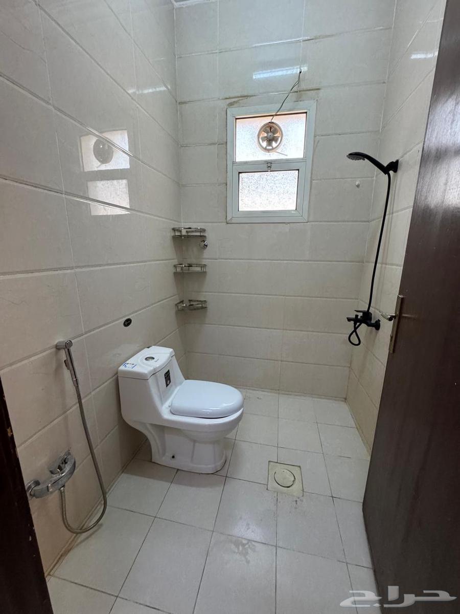 للايجار شقه غرفتين وصاله ومطبخ ودورة مياه 2500 شامل كهرب64538705193857112