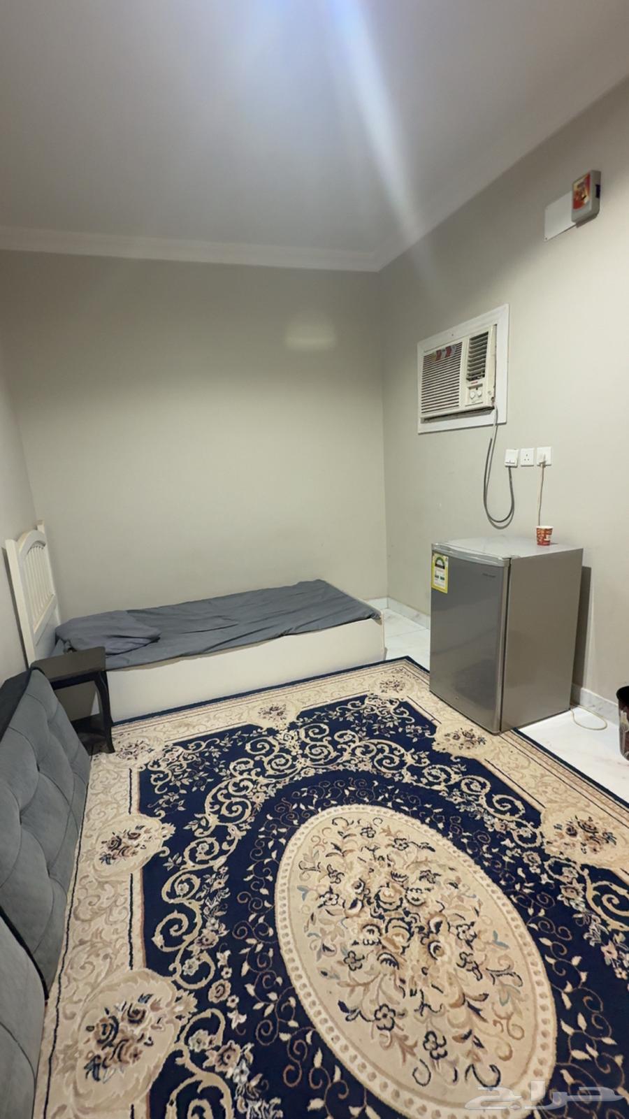 غرفة مفروشه مع دورة مياه64550443361411114