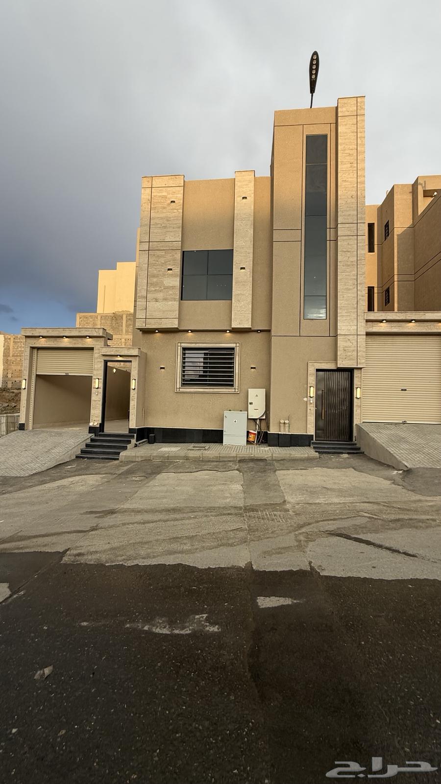 للبيع شقق ارضيه بسعر 550 الف وارواف علويه ابها المحاله64563202522625114