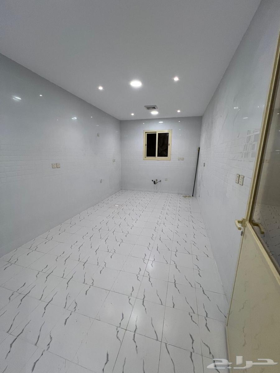 للإيجار شقة عوايل جديدة مستقله بالهفوف64550361080450113