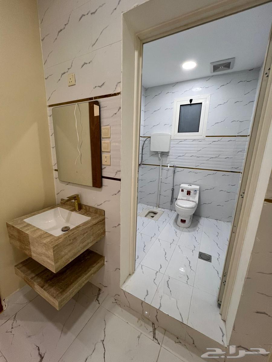 للإيجار شقة عوايل جديدة مستقله بالهفوف64550361080450111