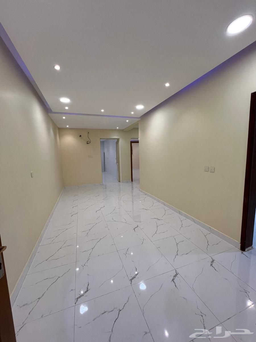 للإيجار شقة عوايل جديدة مستقله بالهفوف64550361080450114