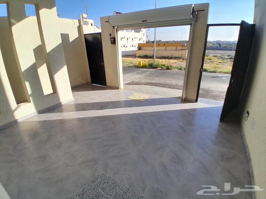 للبيع شقه دور ارضي تمليك بمدخل سيارة بسعر 520الف 6غرف64550427641601111