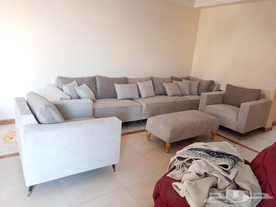 Upholstery and tailoring of sofas and chairs64550559815171111