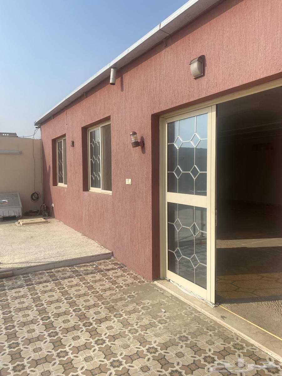 Annual rental rest house located in Al Sharaeic, plot 464545522640003113