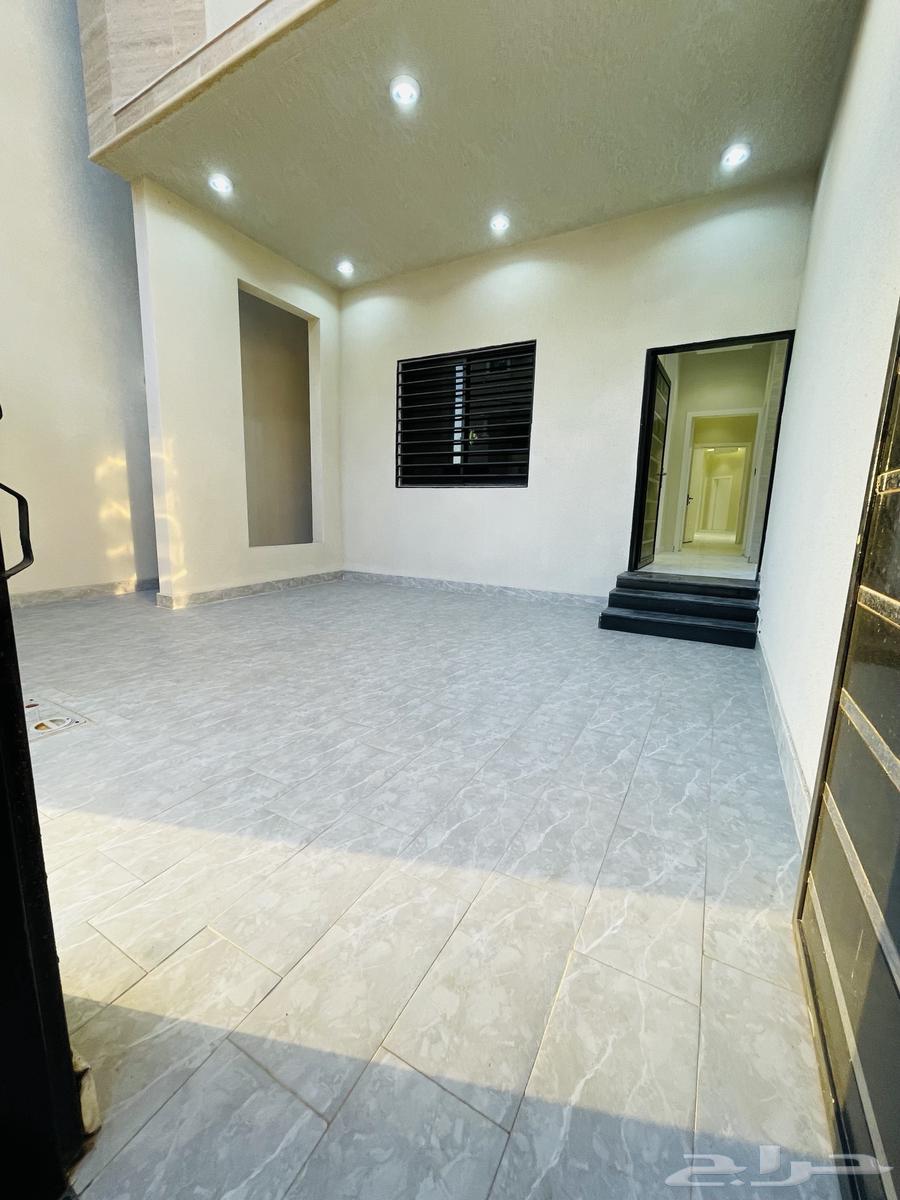 للبيع ادوار ارضي بحوش مدخل سيارة من 550 الف شمال الخميس64550393697409111