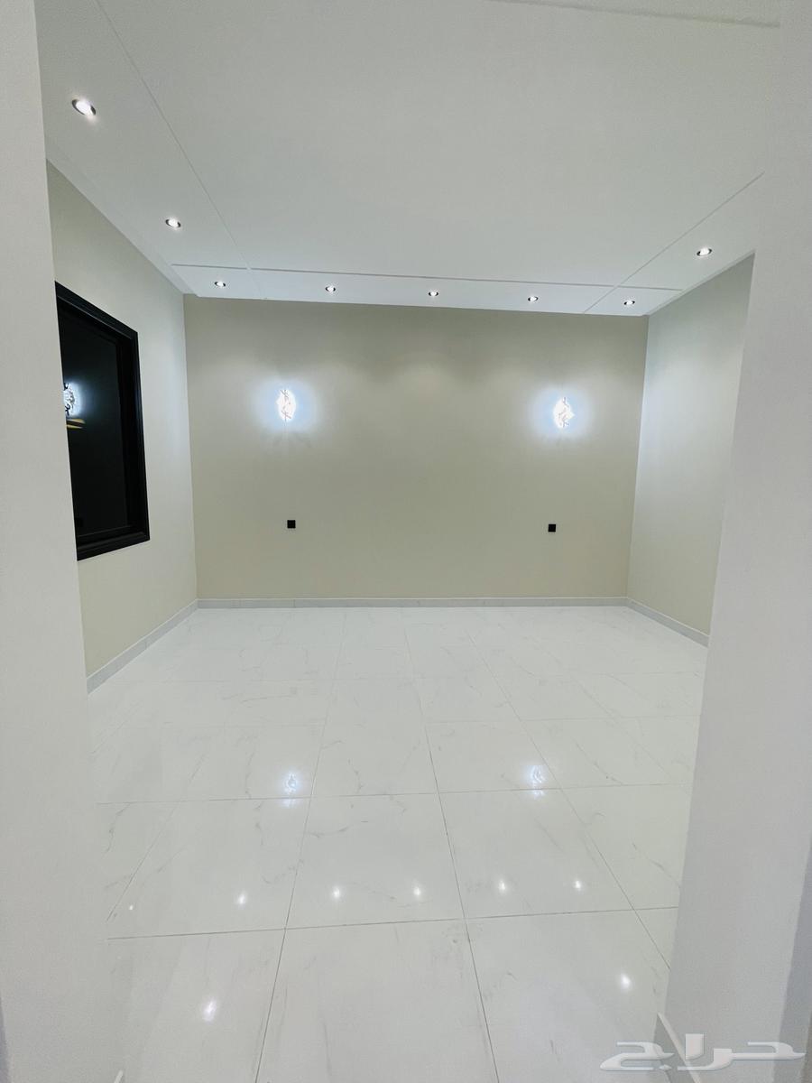 للبيع ادوار ارضي بحوش مدخل سيارة من 550 الف شمال الخميس64550393697409113