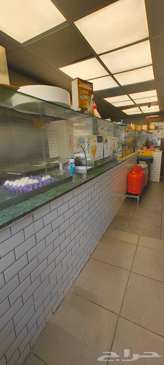 للتقبيل بوفيه في البلد64545507160194112