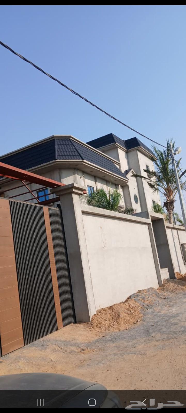 We have a blacksmith who makes corrugated iron grilles, regular grilles, and door railings.64563220217474110