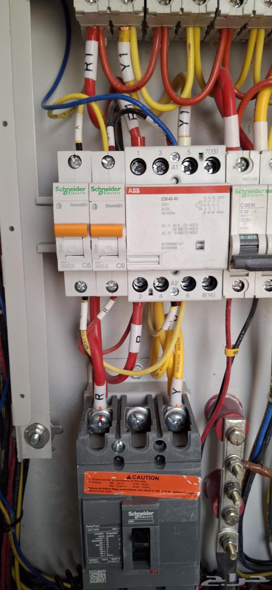 كهربائي فني لجميع انواع اعمال الكهرباء المنزلية تأسيس تشطي64563219788418112