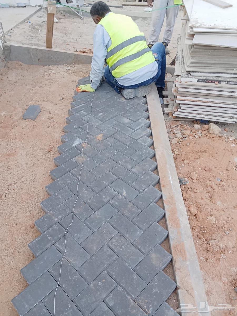 High-quality installation of pavers, interlock, and working tiles64550575200001110
