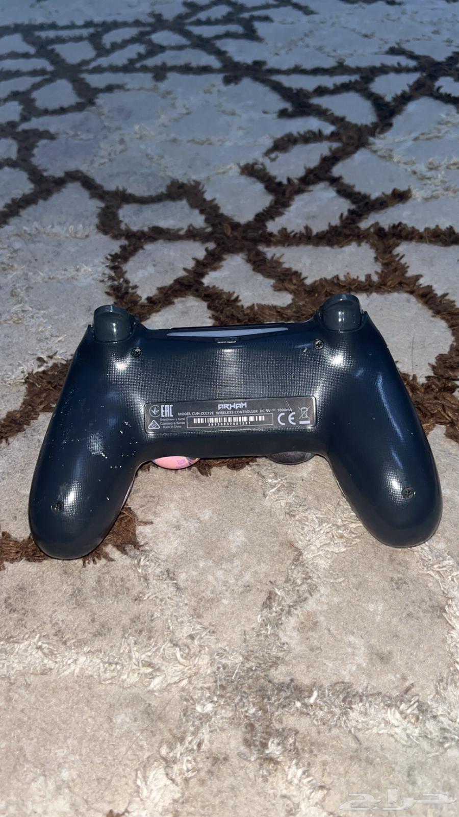 اليدات مافيها شي ورب الكعبه الوحده في 30  و الشريط في6064563421916417112