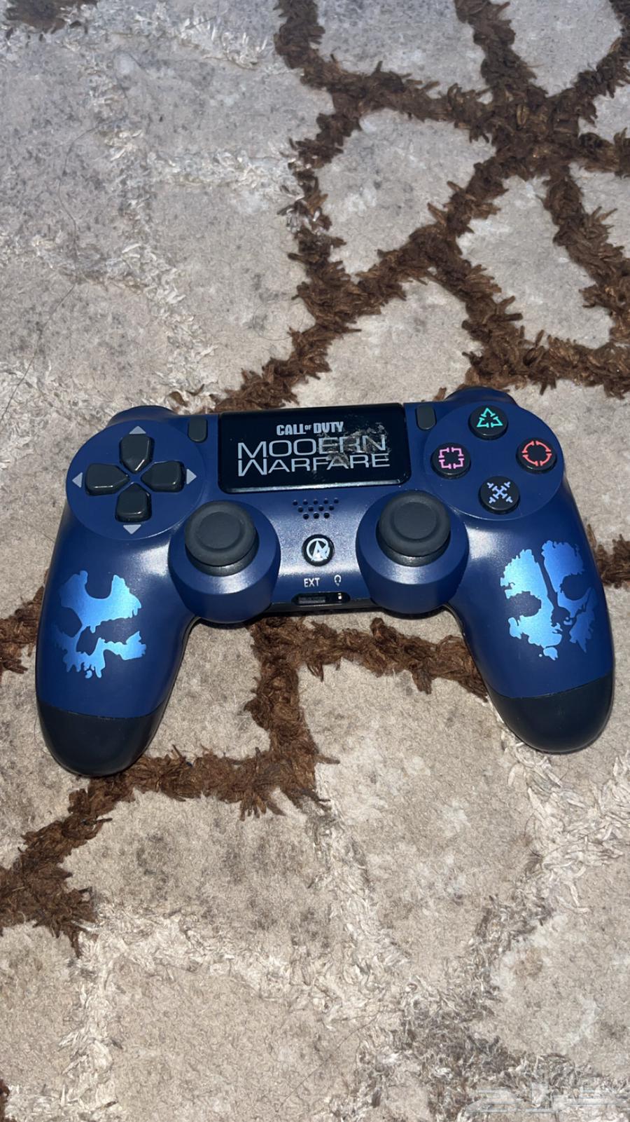 اليدات مافيها شي ورب الكعبه الوحده في 30  و الشريط في6064563421916417113