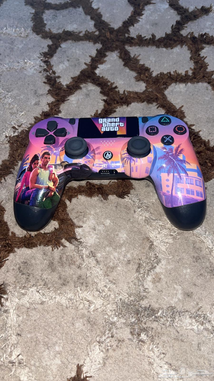 اليدات مافيها شي ورب الكعبه الوحده في 30  و الشريط في6064563421916417110