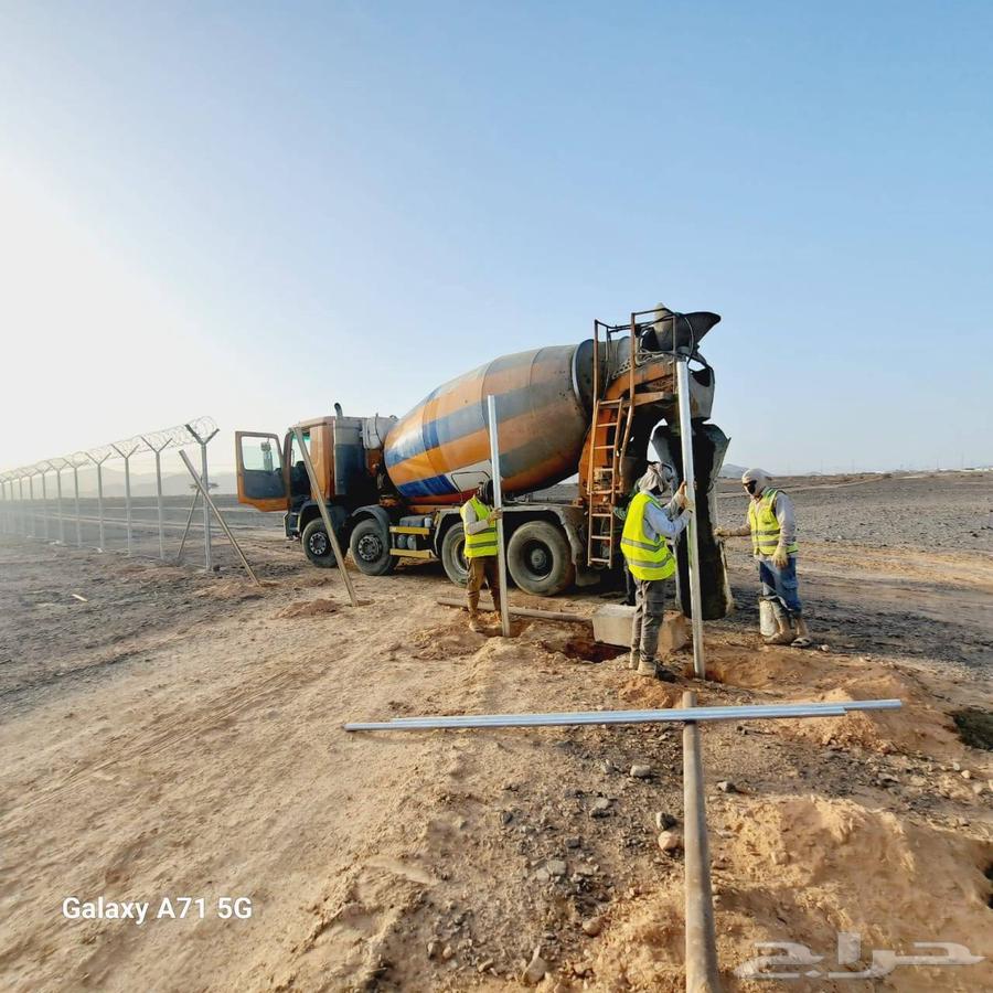 Fencing, fencing, palm trees and antennas contractor64563360632705114